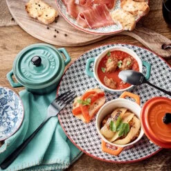 Titelseite 31 Titelseite -Butlers butlers mini auflaufform rund 190ml cest si bon in petrol 1