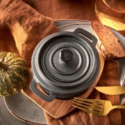 Mini-Serviertopf Mit Holzuntersetzer L 14 X B 11cm HOT IRON In Schwarz -Butlers butlers mini serviertopf mit holzuntersetzer l 14 x b 11cm hot iron in schwarz 5