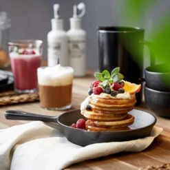 Titelseite 23 Titelseite -Butlers butlers shakshuka pfanne o20cm shakshuka in schwarz 1